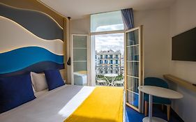 Hotel Carlton